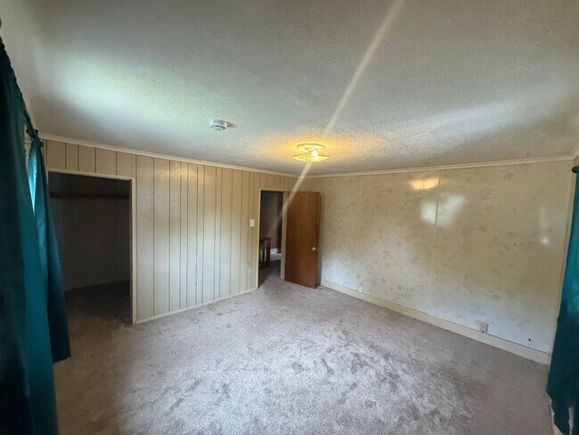 Building Photo - House in 1570 Brick Ave, Scranton