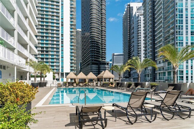 Building Photo - 1250 S Miami Ave