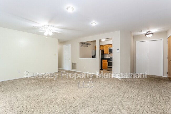 Building Photo - 108 Lowell Ct