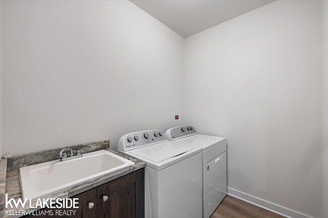 Building Photo - 34450 Maple Ln Dr