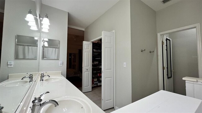 Building Photo - 3901 Ballinore Pl