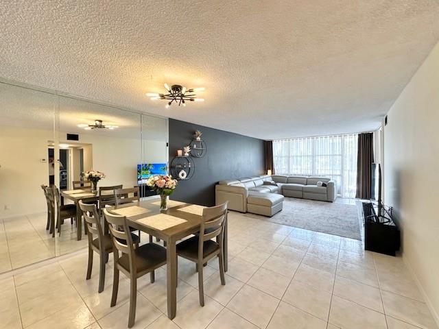 Building Photo - 800 Parkview Dr