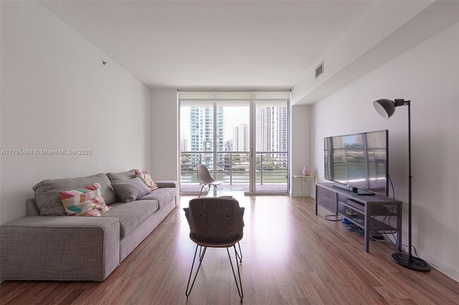 Building Photo - 325 S Biscayne Blvd