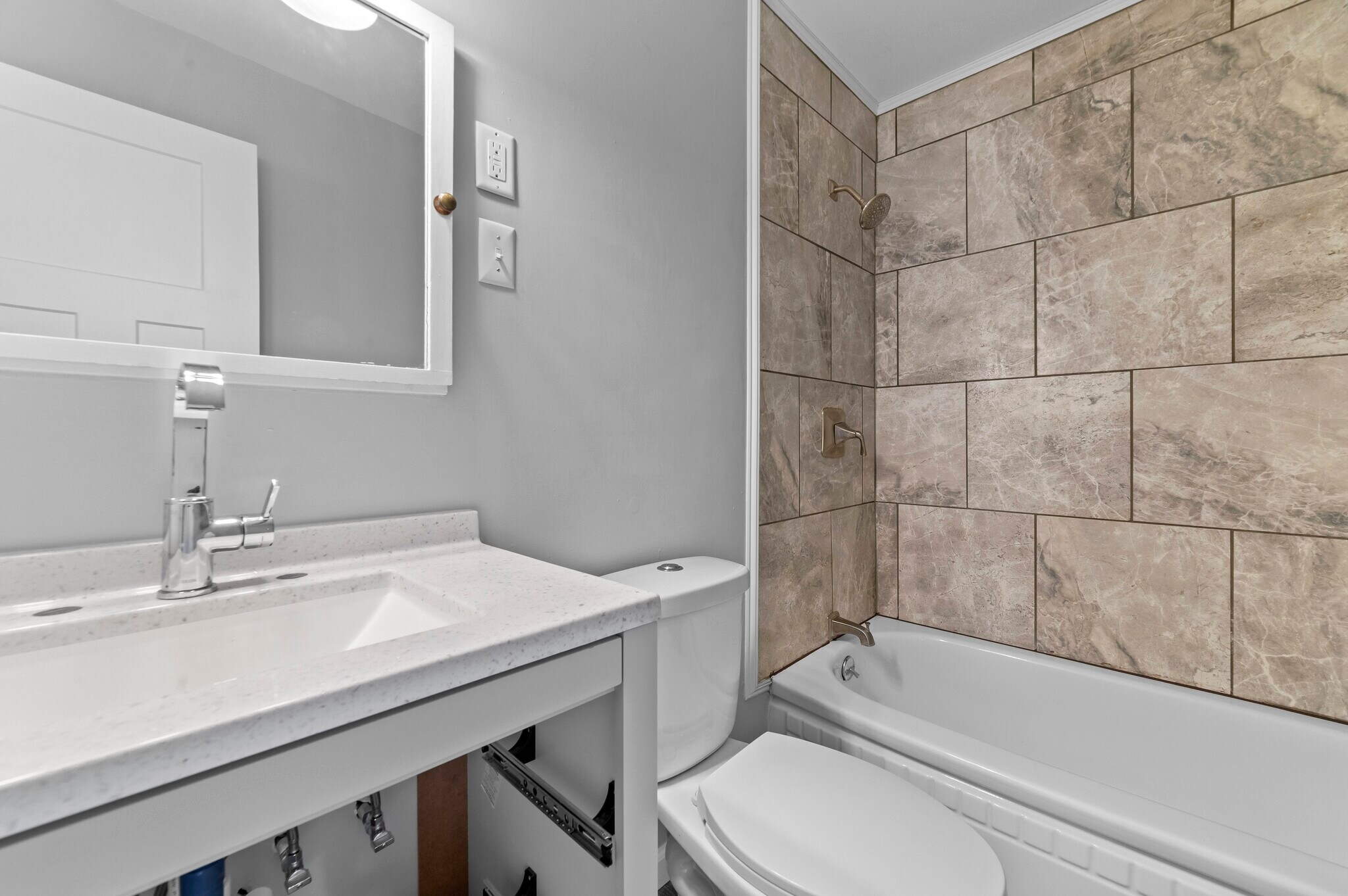 Full Bath - 2405 14th Ave