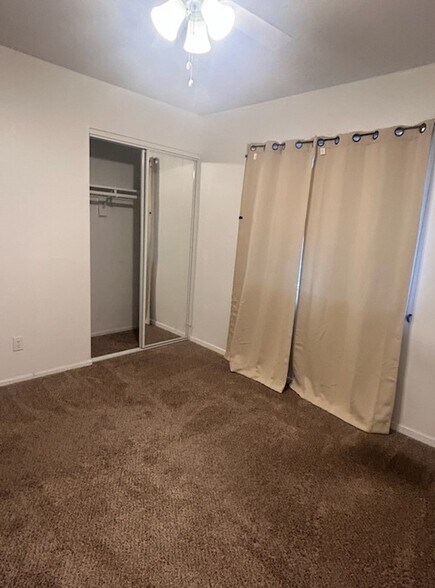 Building Photo - 328 E Dunbar Dr