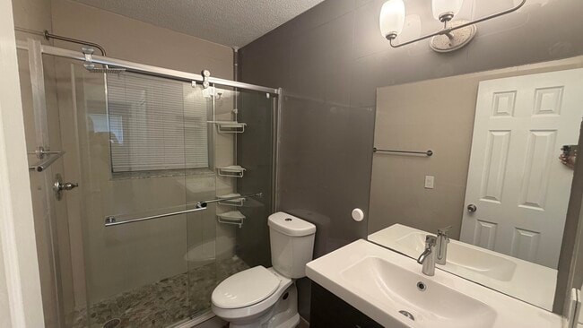 Building Photo - 4061 NW 9th Ave