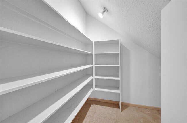 Building Photo - 4622 Grand Cayman Dr