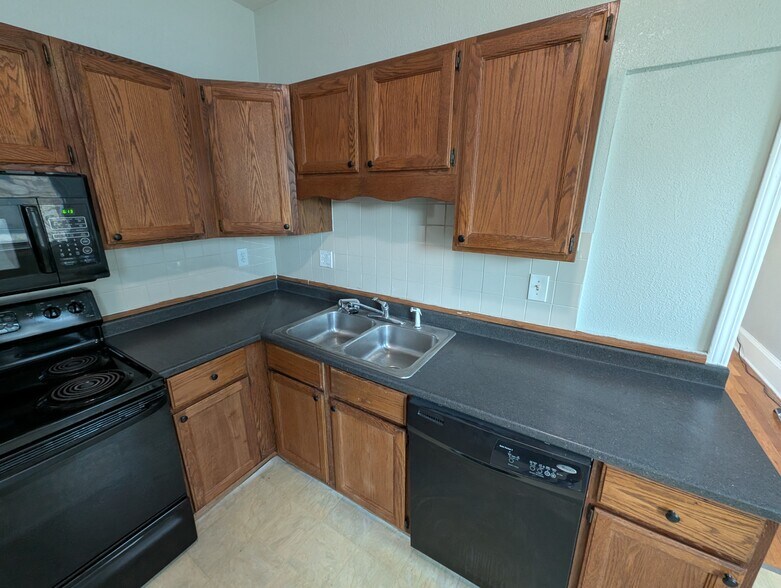 13' x 11' Kitchen - 3404 Baltimore Ave