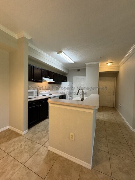 Building Photo - 11530 Villa Grand