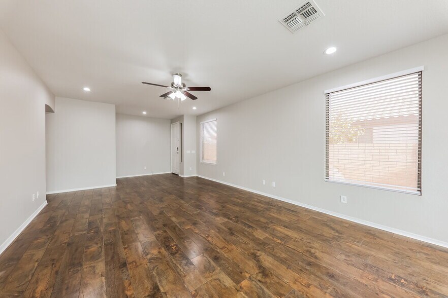 Building Photo - 9451 W Ross Ave
