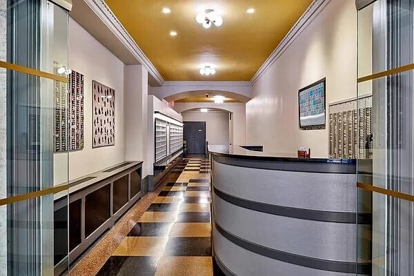 Building Photo - 208 W 23 St