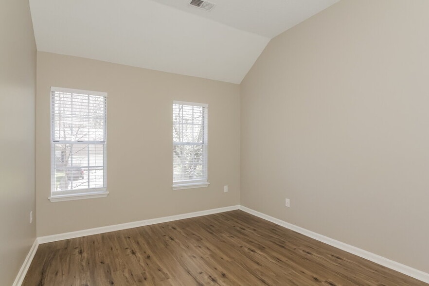 Building Photo - 4714 Saxonbury Way