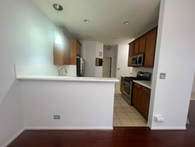 Building Photo - 524 Majestic Ln