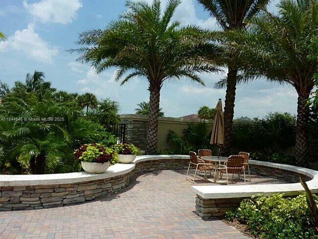 Building Photo - 130 Riverwalk Cir E
