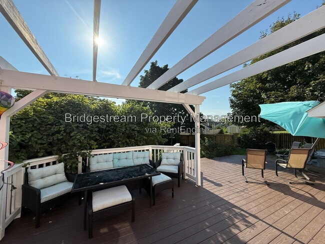 Building Photo - 7425 Pelbrook Farm Dr