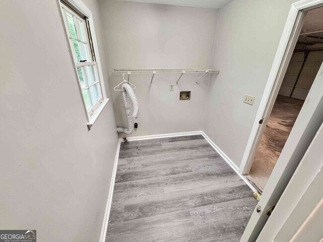 Building Photo - 4051 Coyte Dr