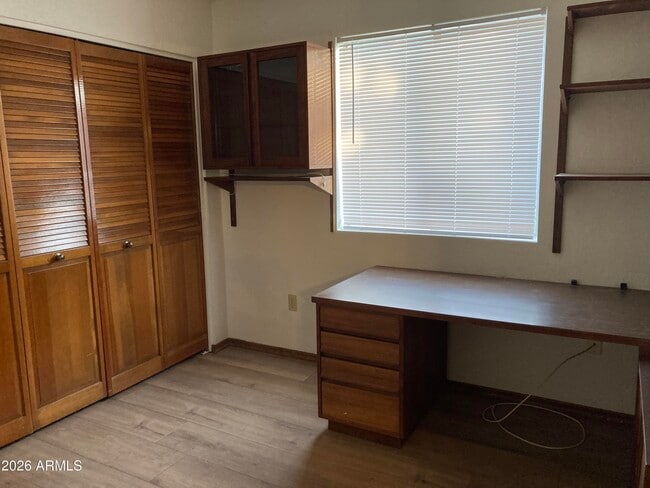 Building Photo - 314 E Campo Bello Dr