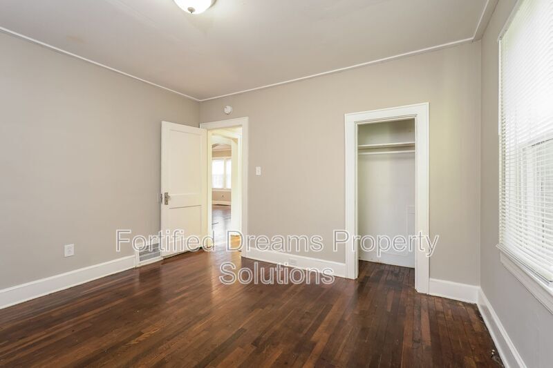 Building Photo - 2912 N Glenn Ave