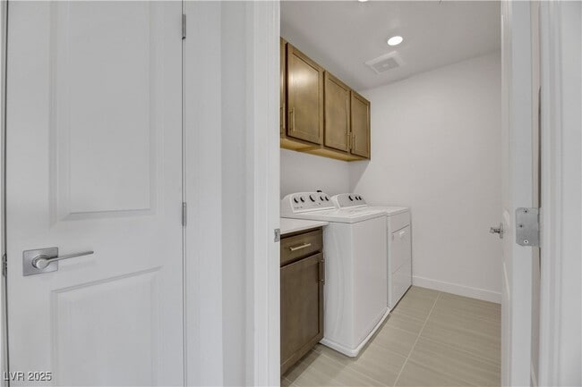Building Photo - 2770 Alfena Pl
