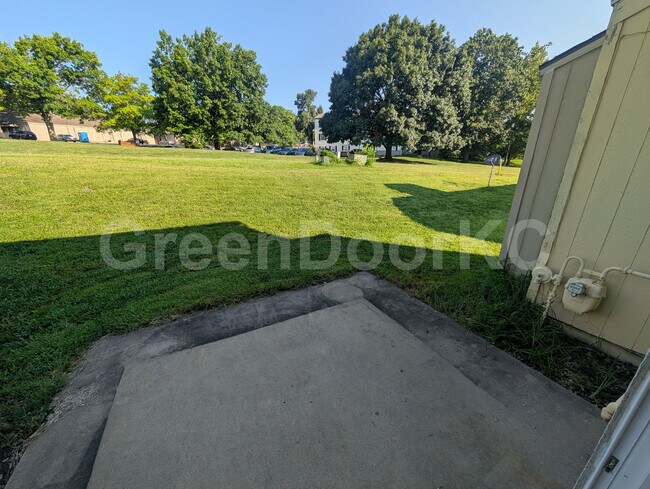 Building Photo - 16520 W 141st St