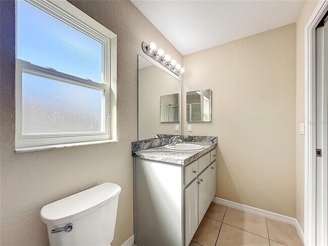 Building Photo - 1954 NW 21st Ave