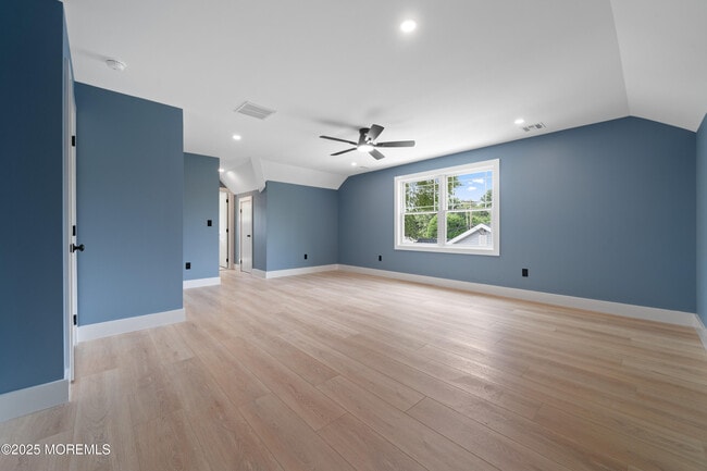 Building Photo - 10 Horner Ln