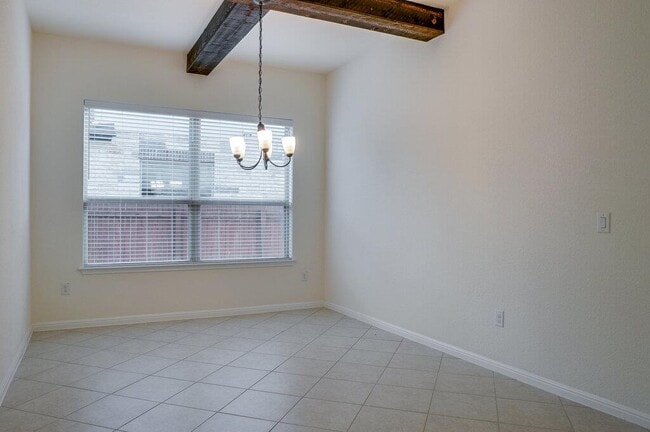 Building Photo - 717 Kingston Pl