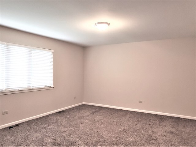 Building Photo - 3818 Hennepin Dr