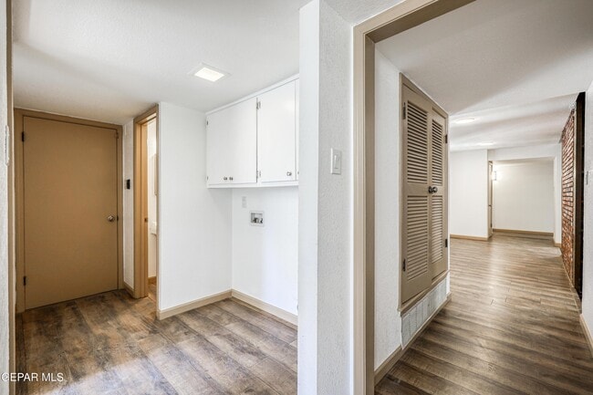 Building Photo - 4945 Vista Grande Cir