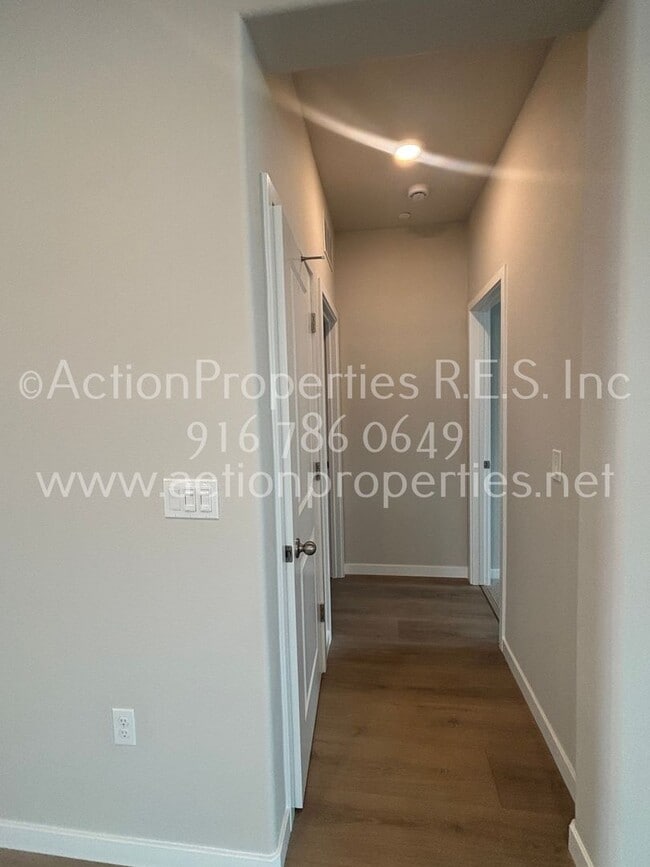 Building Photo - Action Properties Offering Roseville Solar: Inspiration Village Community Gated: 3 Bedroom 3 Bath...