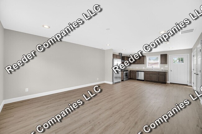 Building Photo - 1032 167th St
