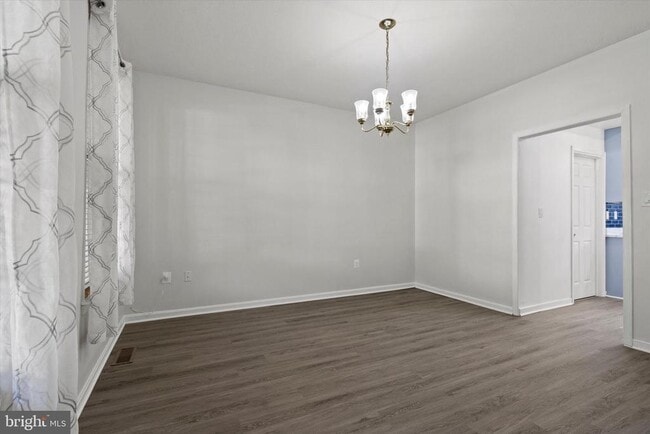 Building Photo - 2230 Community Dr