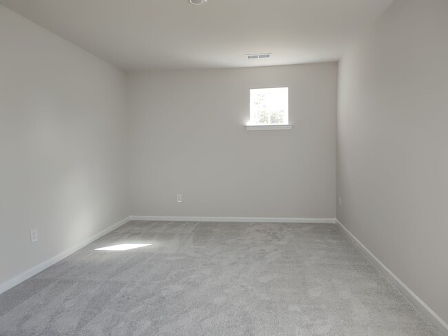 Building Photo - Move-in ready Home located in the Brightwa...