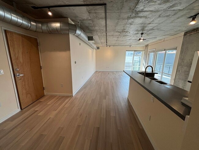Building Photo - 1475 Delgany St