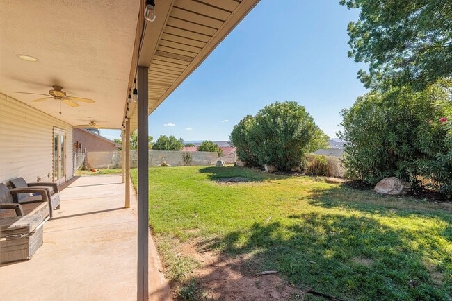 Building Photo - Stunning 4 Bedroom Home in St. George! Pet Friendly!