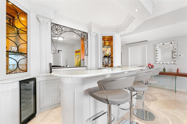 Building Photo - 2110 N Ocean Blvd