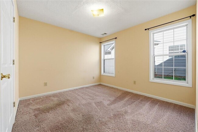 Building Photo - 2600 Avalon Pl