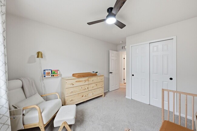 Building Photo - 5765 Mammoth Ln