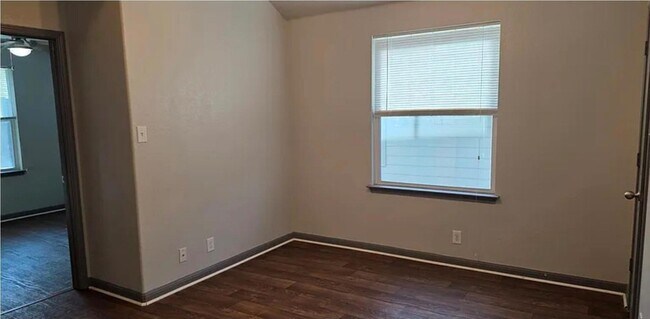 Building Photo - 2228 Nestlewood Dr