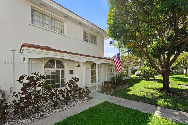 Building Photo - 7911 Camino Cir