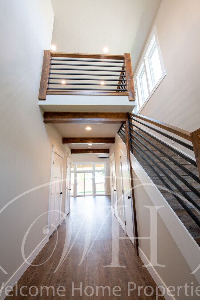 Building Photo - Garrison Duplex