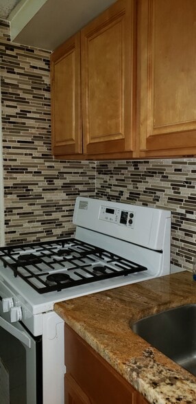 Building Photo - 4111 Pine St