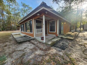 Building Photo - Beautiful 1Bedroom Bungalow next to Lake Hutchinson in Keystone Heights available May 8th