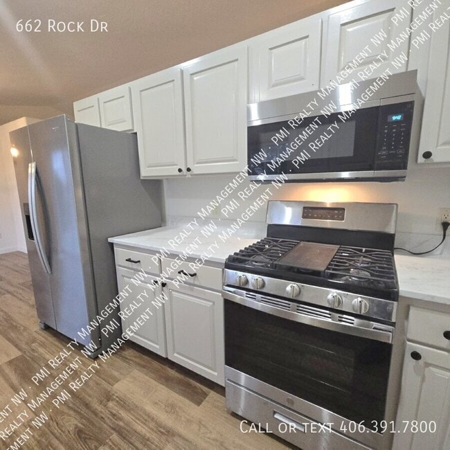 Building Photo - 662 Rock Dr
