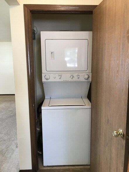 Stack Washer and Dryer - 2080 Emery Ct