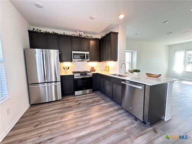 Building Photo - 124 Rollingwood Dr