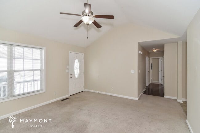 Building Photo - 1018 Granny White Rd