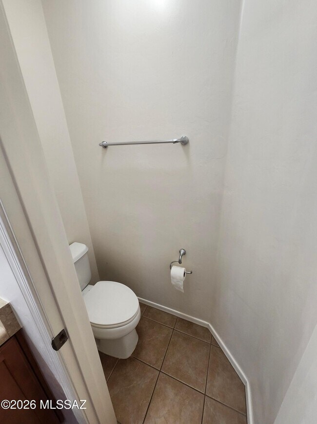 Building Photo - 4123 E Coolbrooke Dr