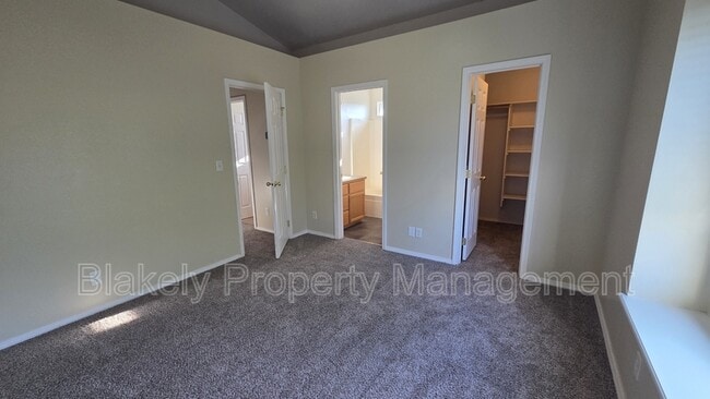 Building Photo - 4004 E Park Ridge Dr