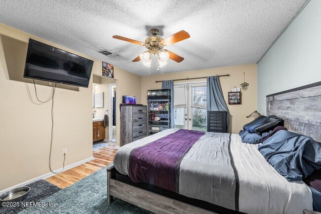 Building Photo - 9545 Glenn Abbey Way
